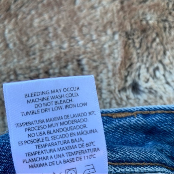 Hidden Kenzie Medium Wash Classic Mid Rise Shorts Distressed - Picture 8 of 8